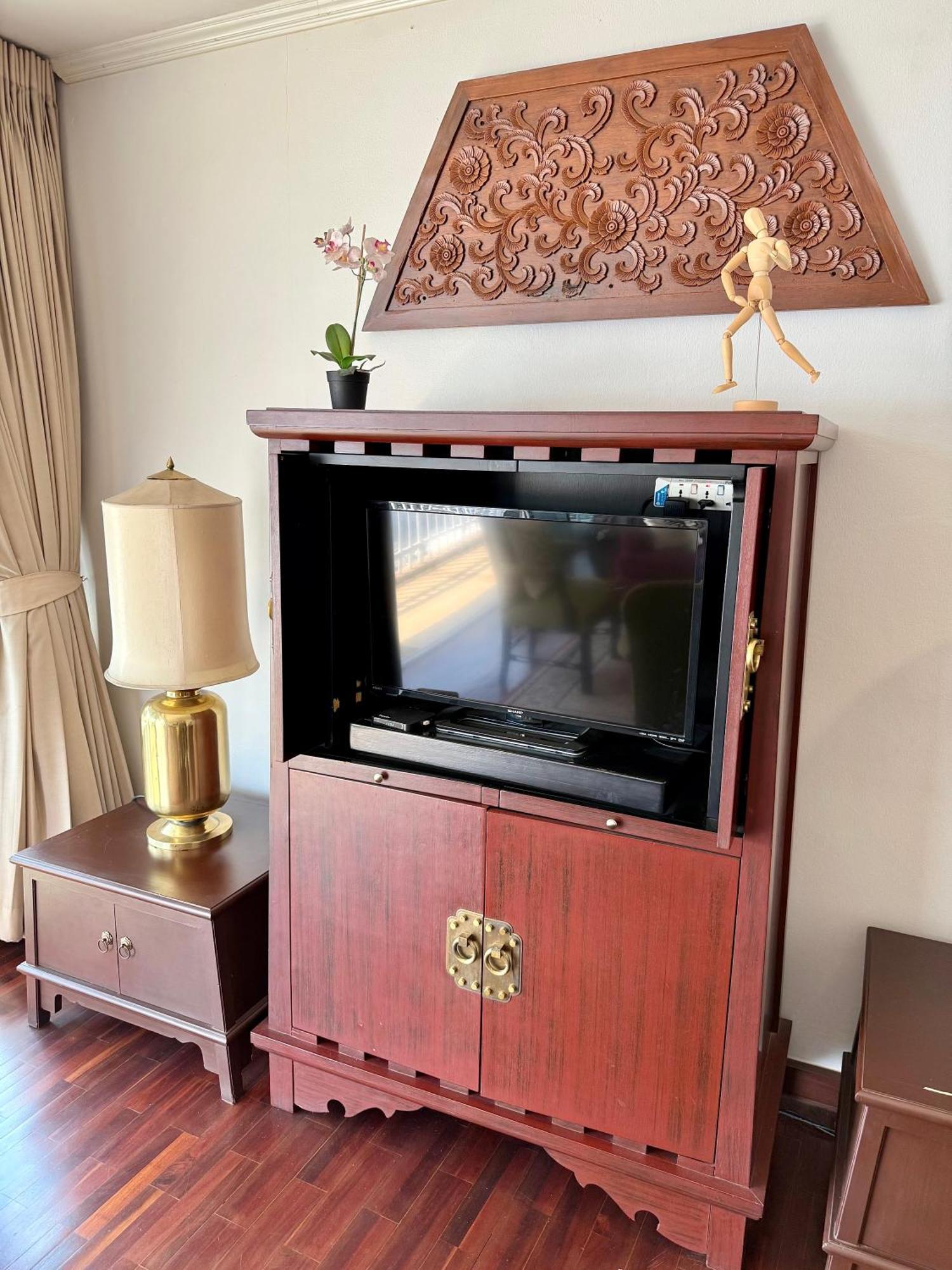 Samsen Suites Spacious 2Br Contemporary Thai Style Банкок Екстериор снимка