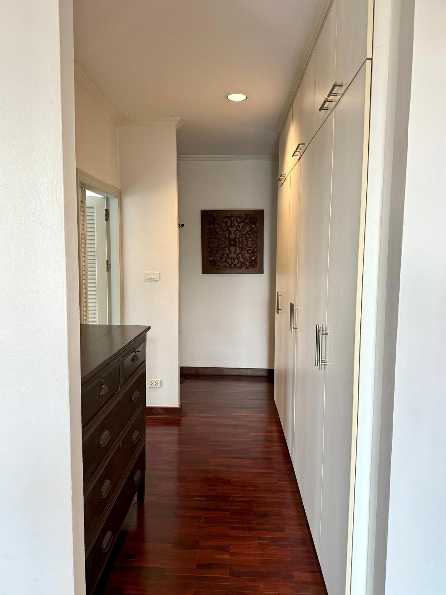 Samsen Suites Spacious 2Br Contemporary Thai Style Банкок Екстериор снимка