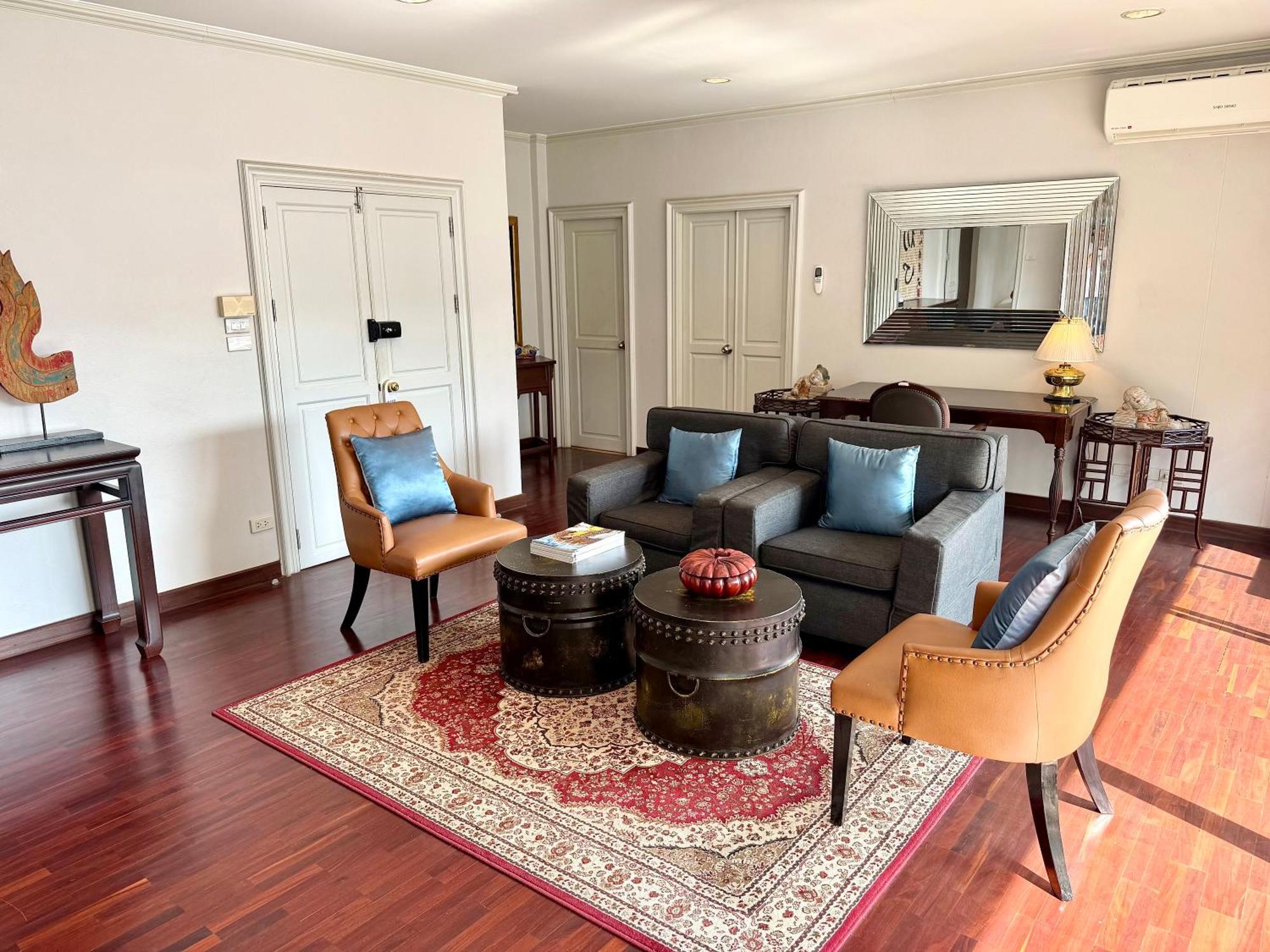 Samsen Suites Spacious 2Br Contemporary Thai Style Банкок Екстериор снимка