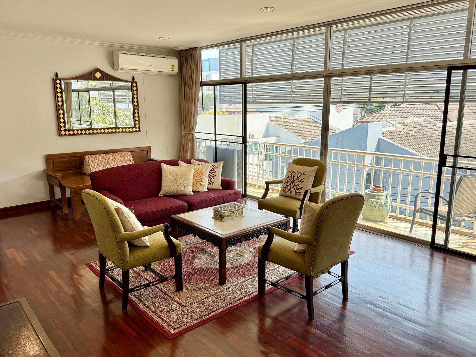 Samsen Suites Spacious 2Br Contemporary Thai Style Банкок Екстериор снимка