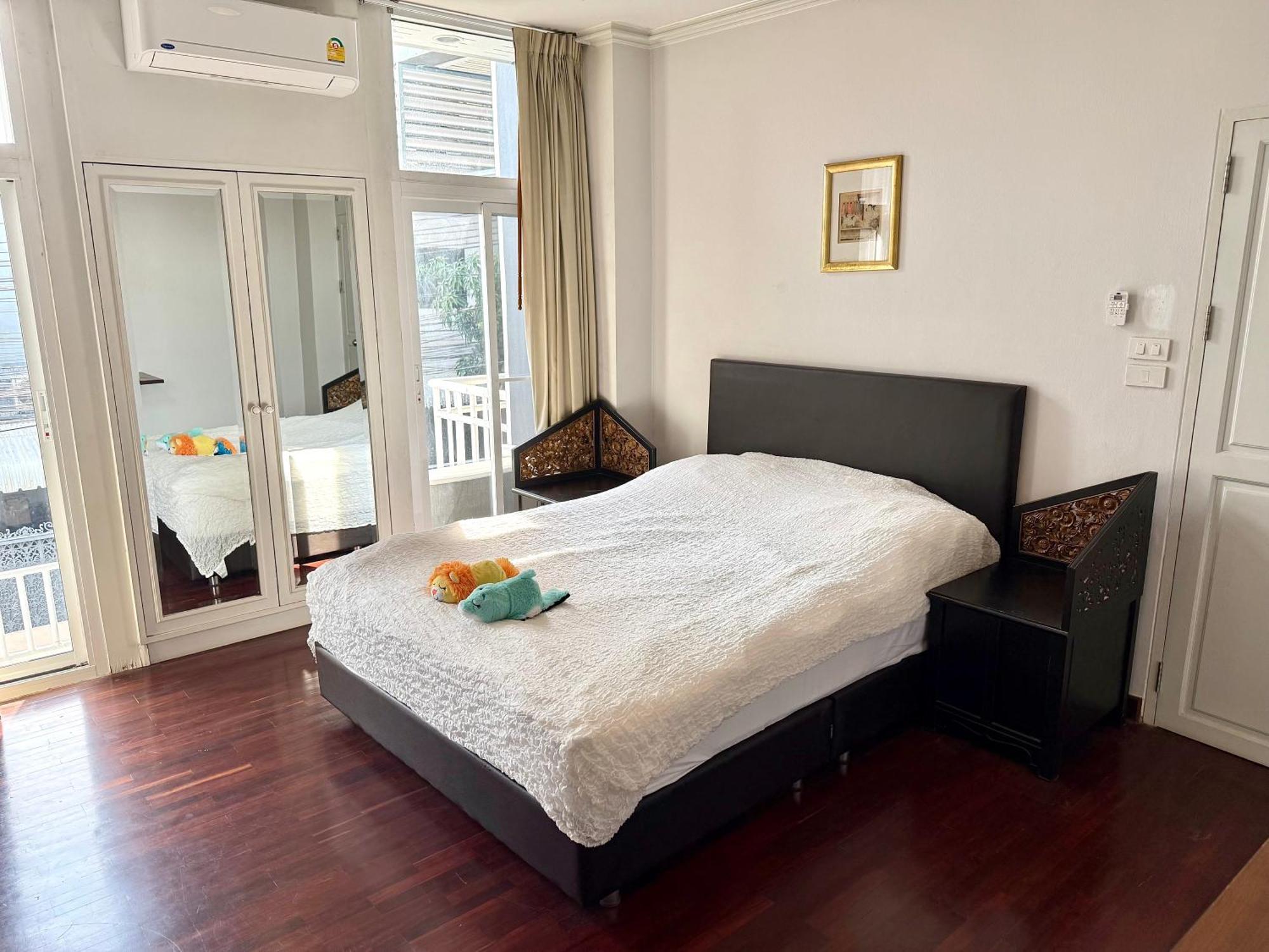 Samsen Suites Spacious 2Br Contemporary Thai Style Банкок Екстериор снимка