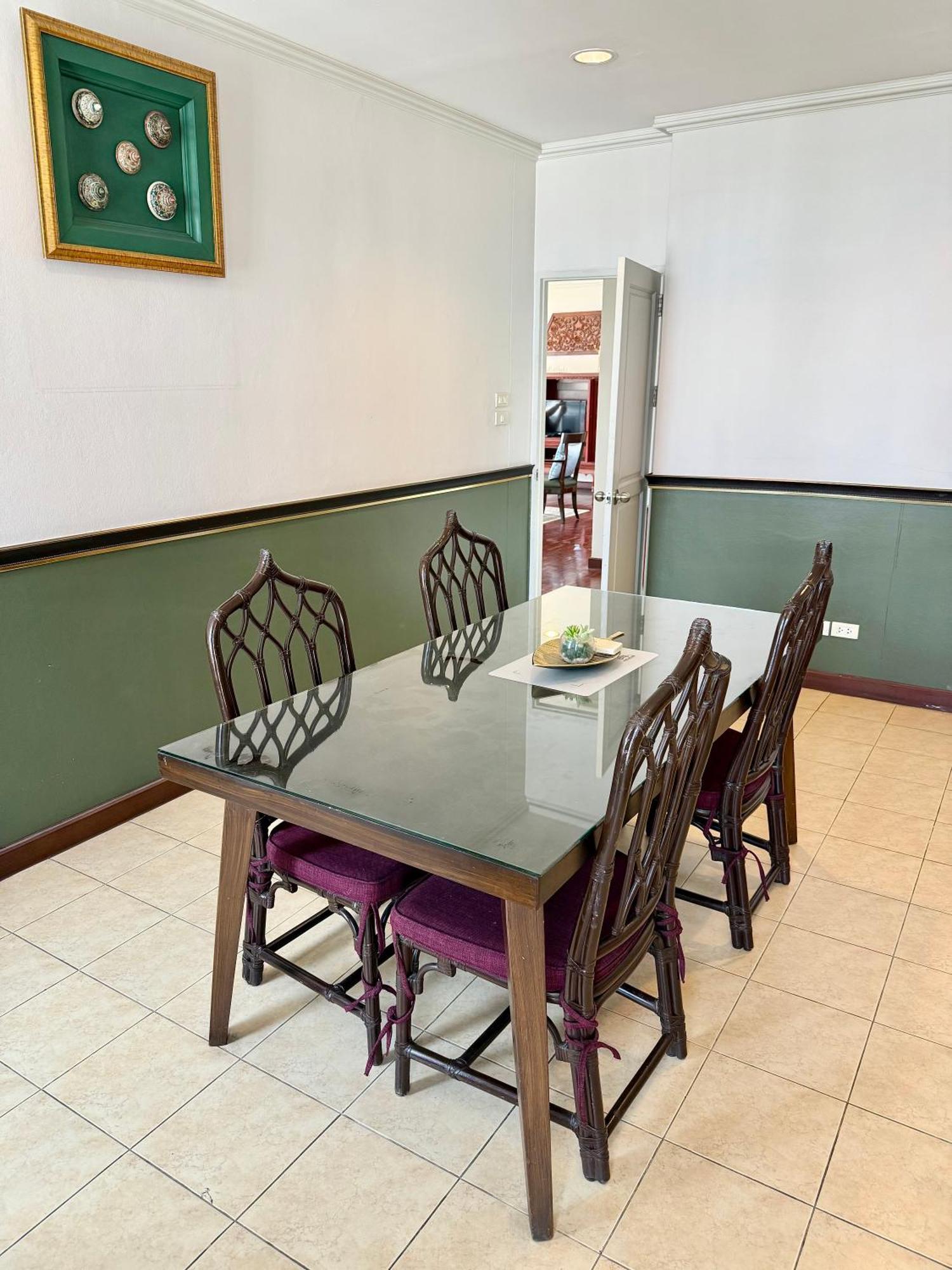 Samsen Suites Spacious 2Br Contemporary Thai Style Банкок Екстериор снимка